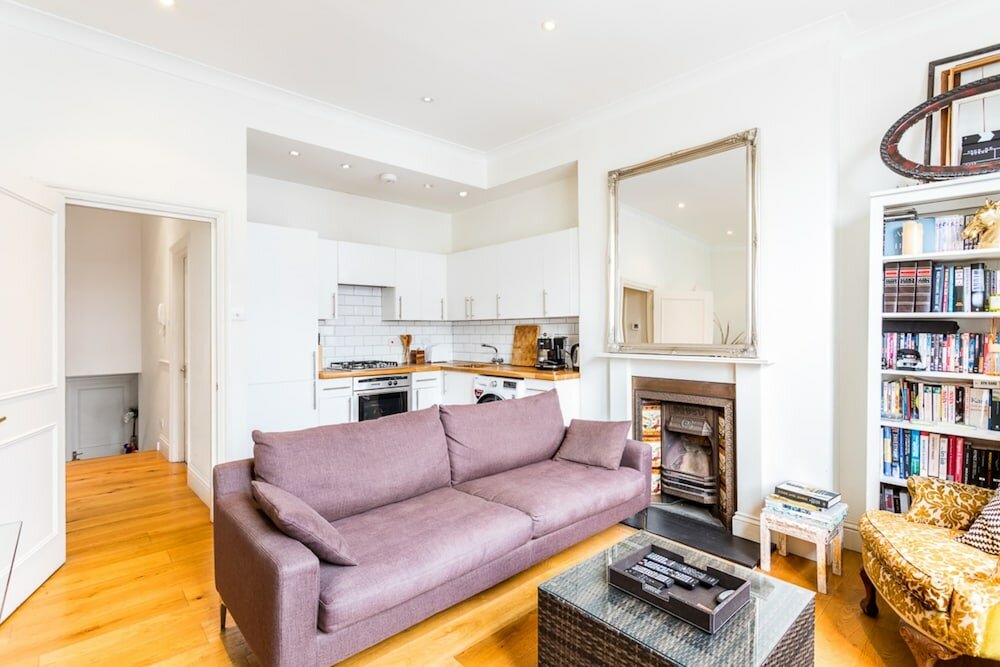 Фото Bright and Spacious Notting Hill Nest