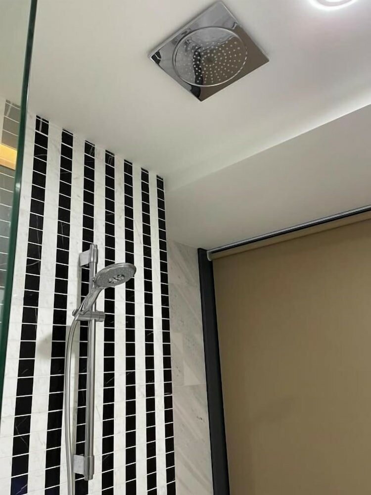 Фото Eaton Residences Klcc by Luna