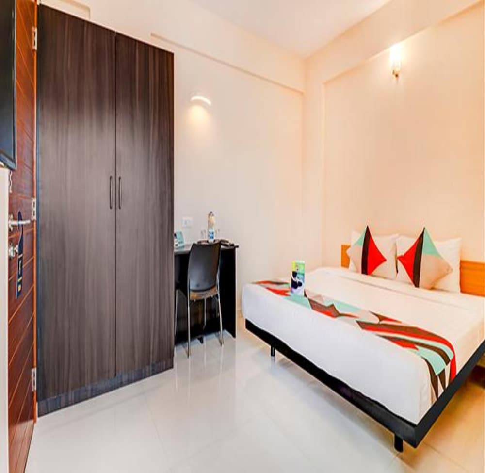 Фото Fabhotel Bsr Inn