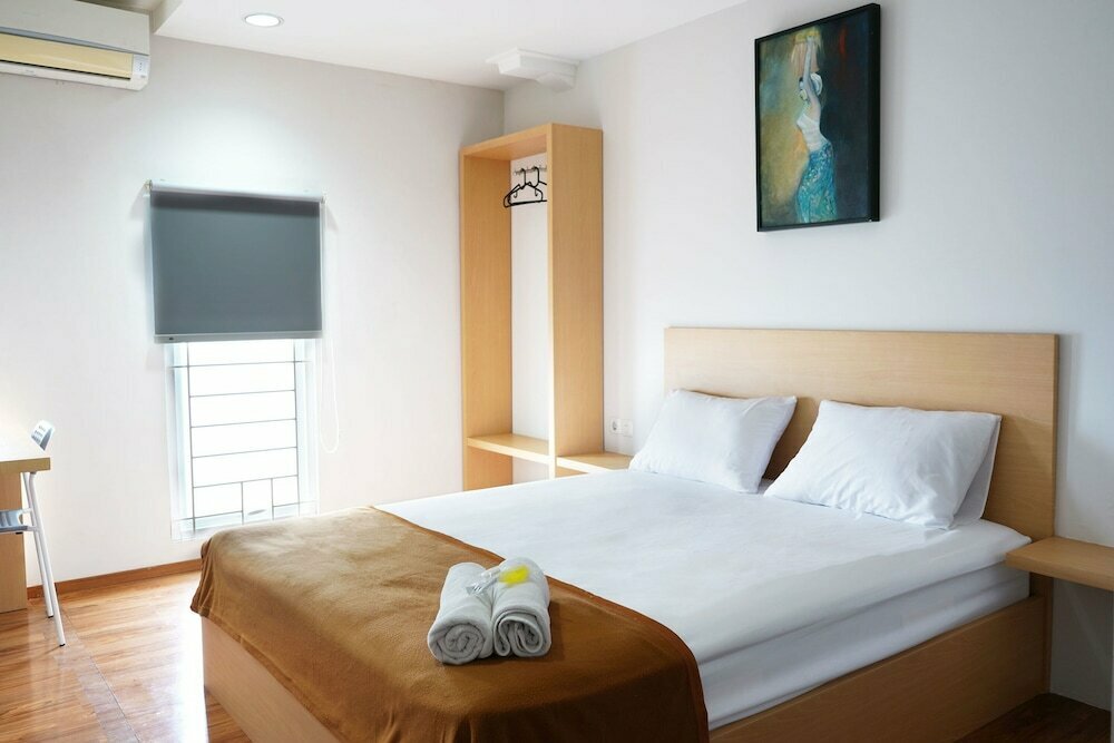 Hotel Urooms Senayan, Jakarta, photo
