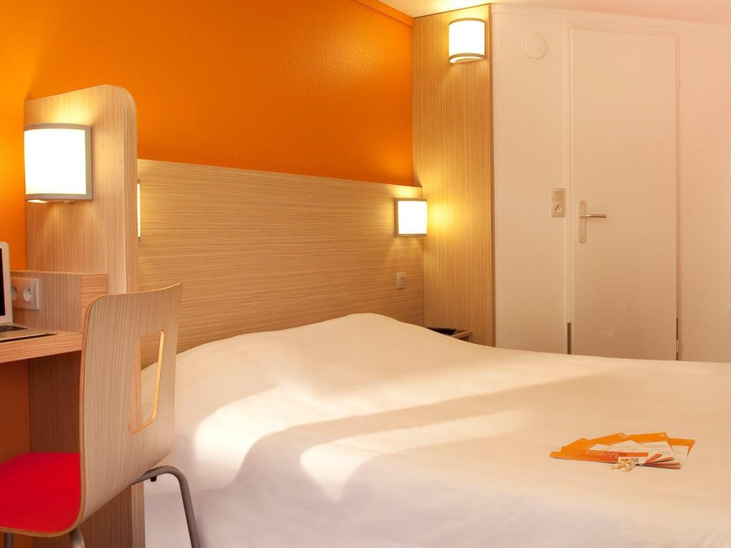 Фото Première Classe Versailles Saint Cyr L'ecole