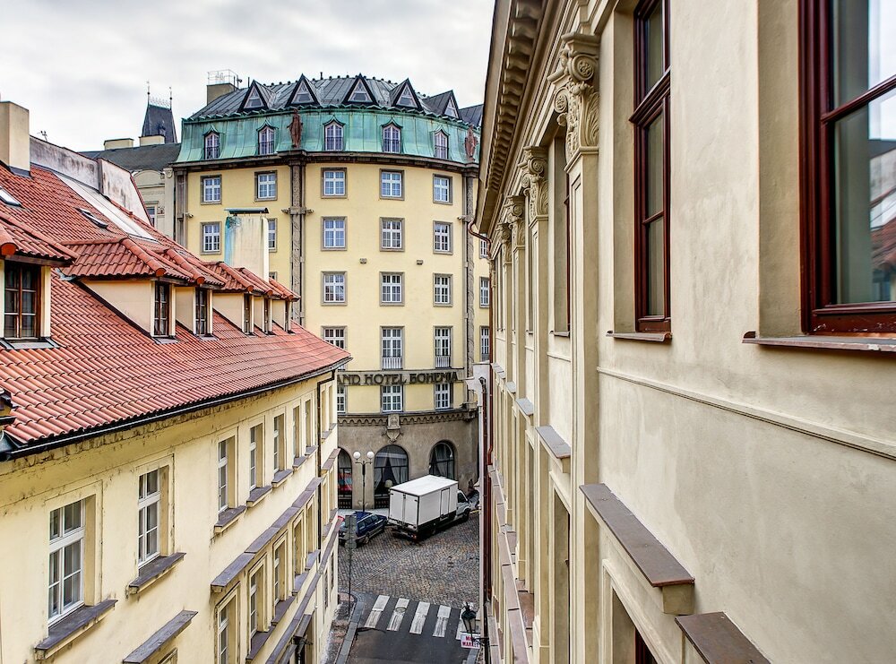 Фото 4 Arts Apartments by Adrez Living