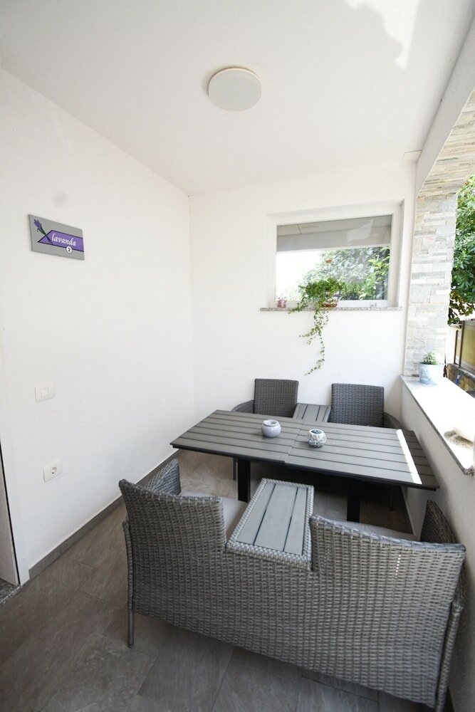 Фото Apartmaji Sobe Zvezda