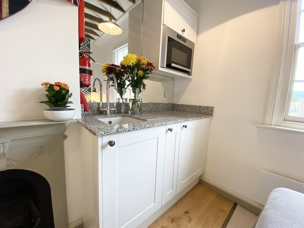 Фото Stylish Apartments in Pimlico