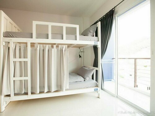 Хостел Bedbox Guesthouse & Hostel