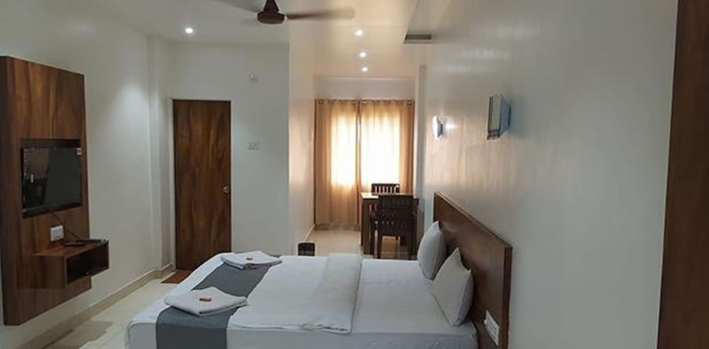 Фото Fabhotel Omkar Pride