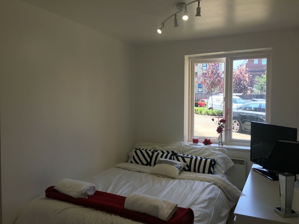 Фото 2 Bed Flat, Dedicated Workspace, Parking, 4ktv