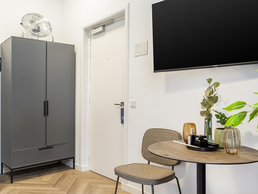 Фото Limehome Amsterdam Hemonystraat