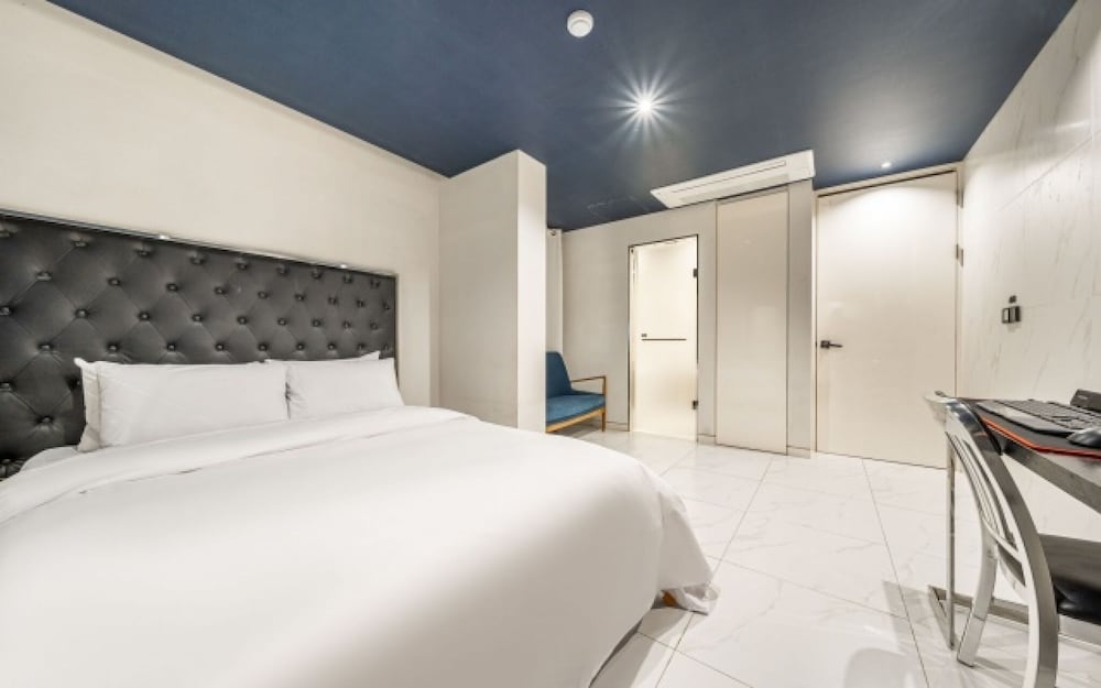 Фото Hotel Star Premier Yeoksam