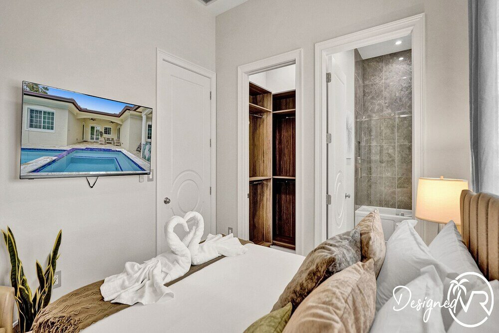 Фото Casa Nobu Modern 6br w Pool & Gameroom