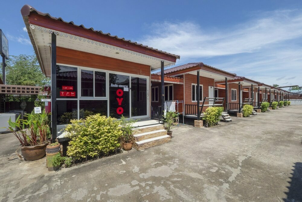 Hotel Oyo 1166 Train Way Resort, Earth, photo