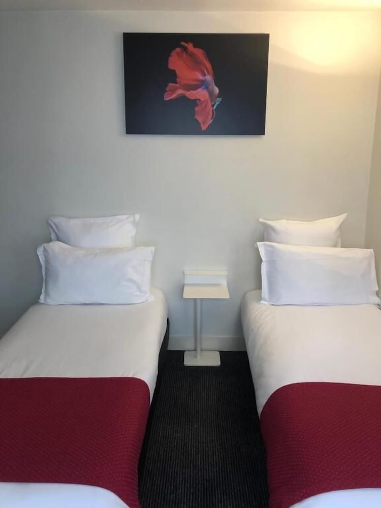 Фото The Originals Paris Hotel Lecourbe