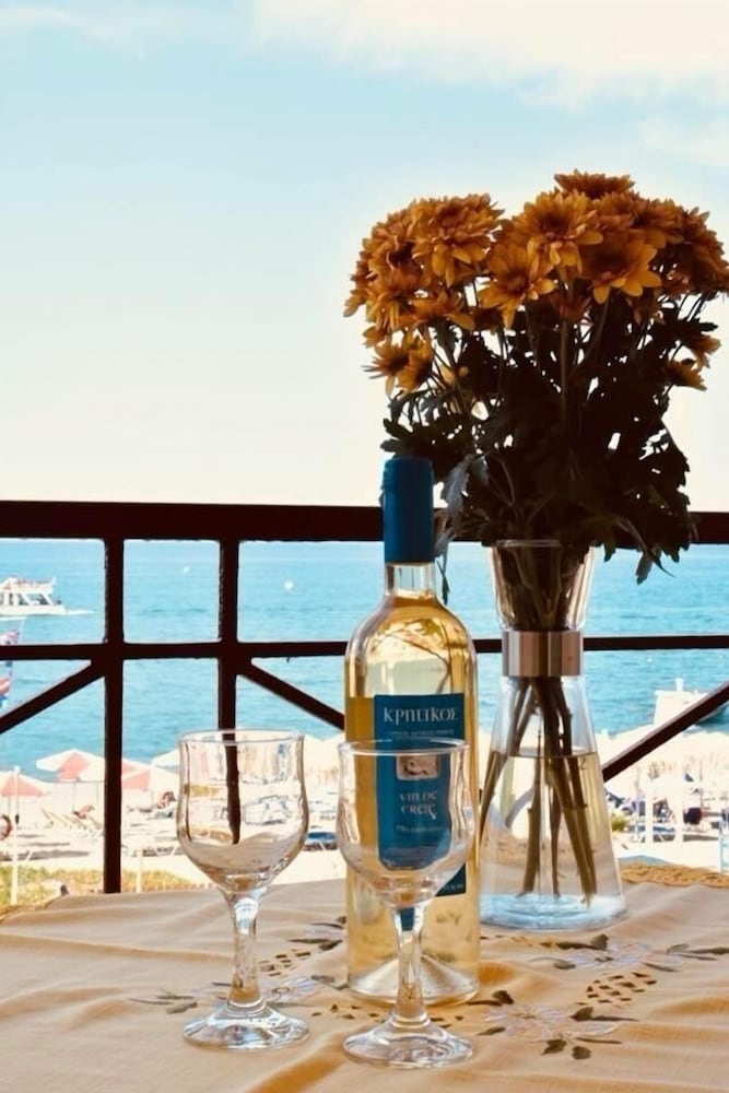 Фото Leonidas Rooms