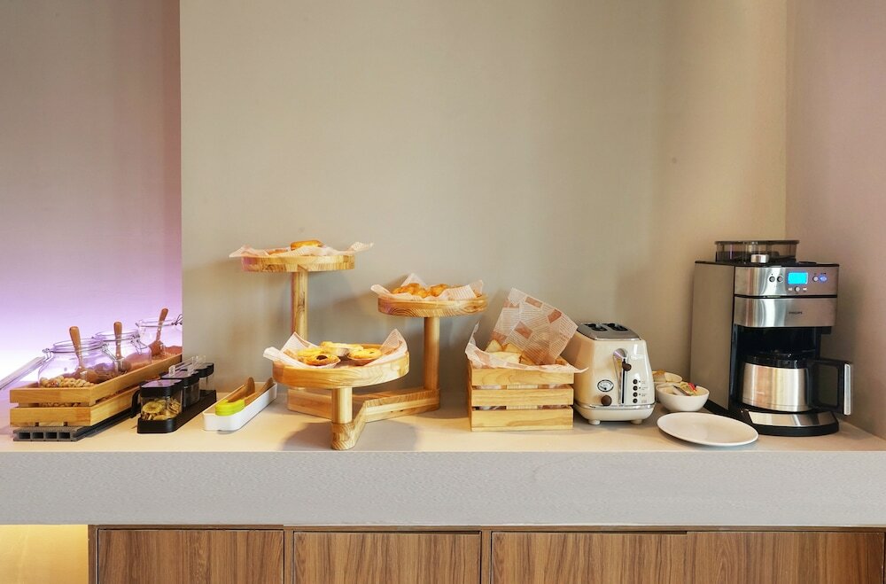 Фото Poltton International Hotel