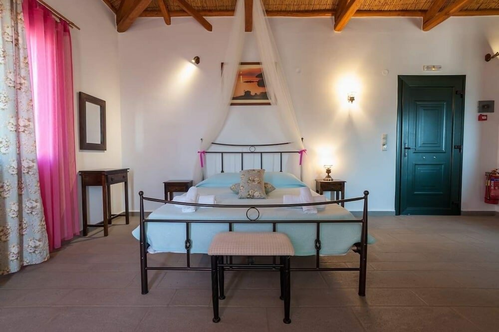 Фото Lithoessa Luxury Apartments