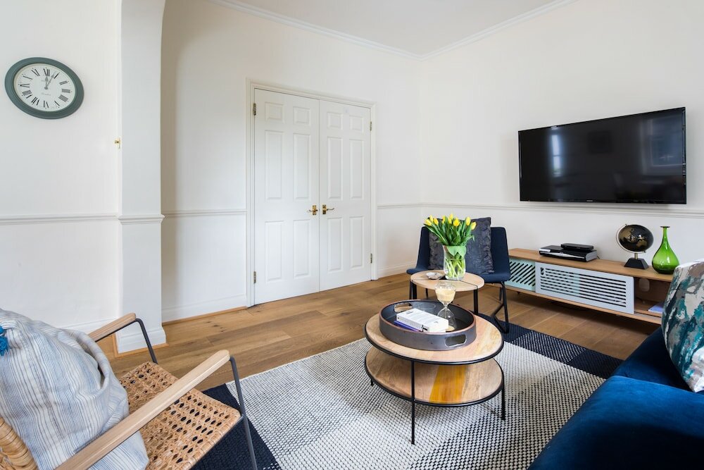 Фото Cornwall Gardens by Lime Street