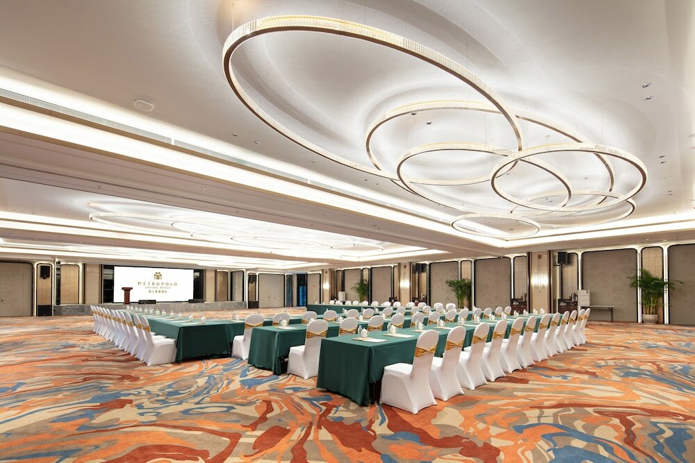 Фото Tiegang Jinjiangduchengjiudian