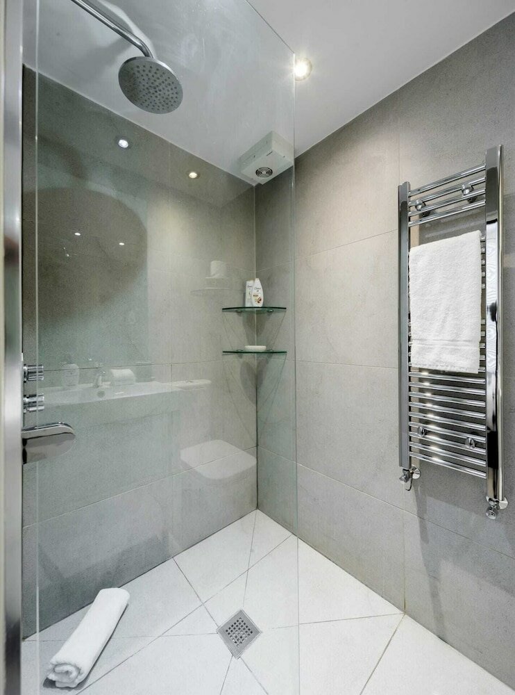 Фото Elegant Earl's Court 2 bed 2 Bath Near Tube