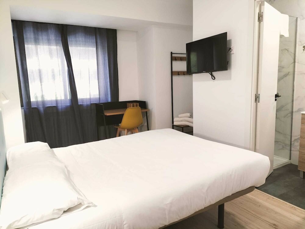 Фото Hostal Carmen by gaiarooms