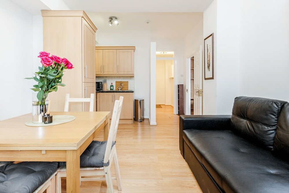 Фото Kings Road Apartments