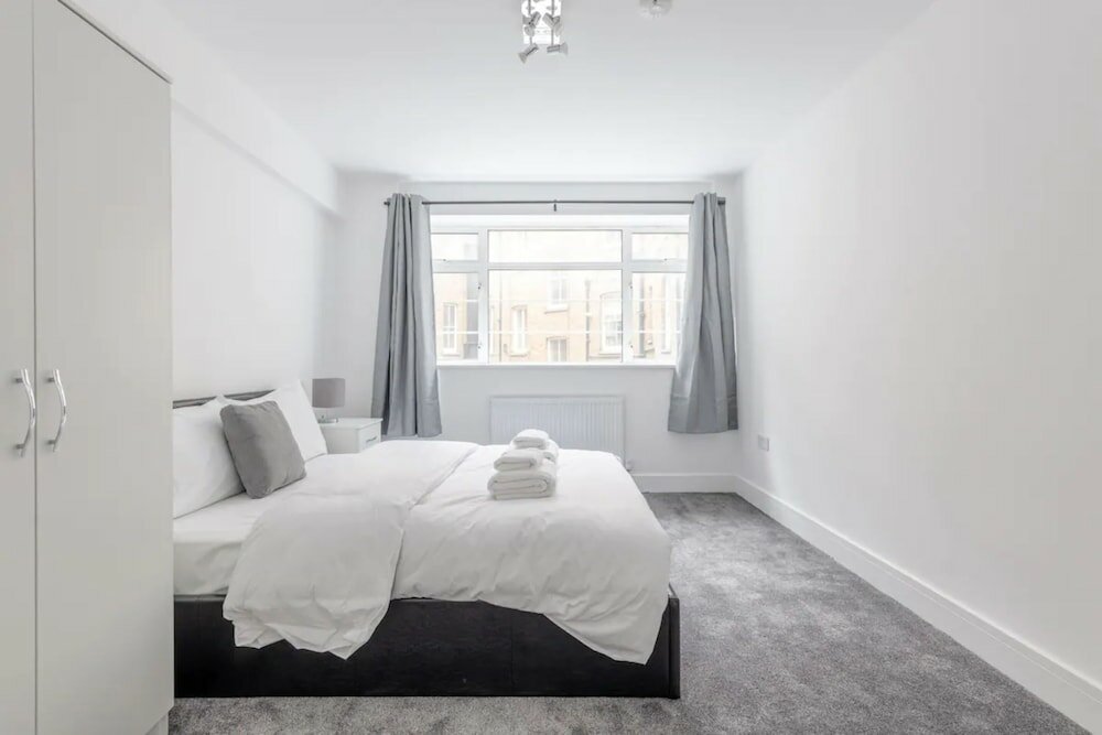 Фото Spacious and Central 4 Bedroom Flat - West Kensington