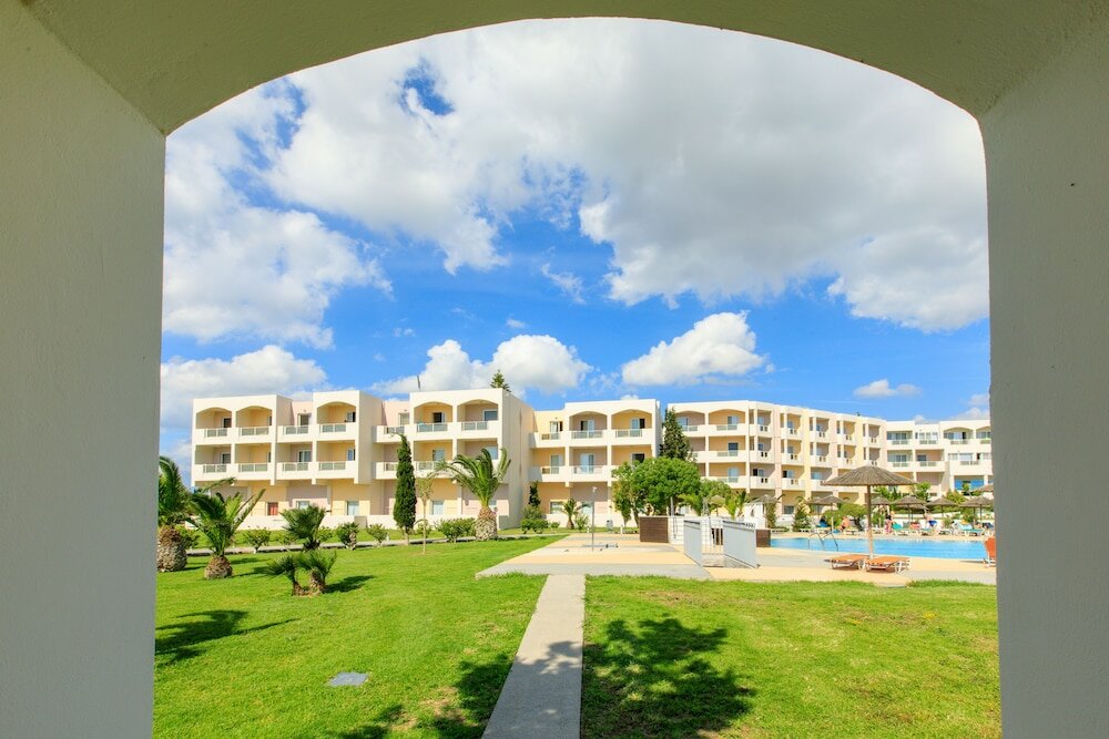 Фото Sovereign Beach Hotel - All Inclusive