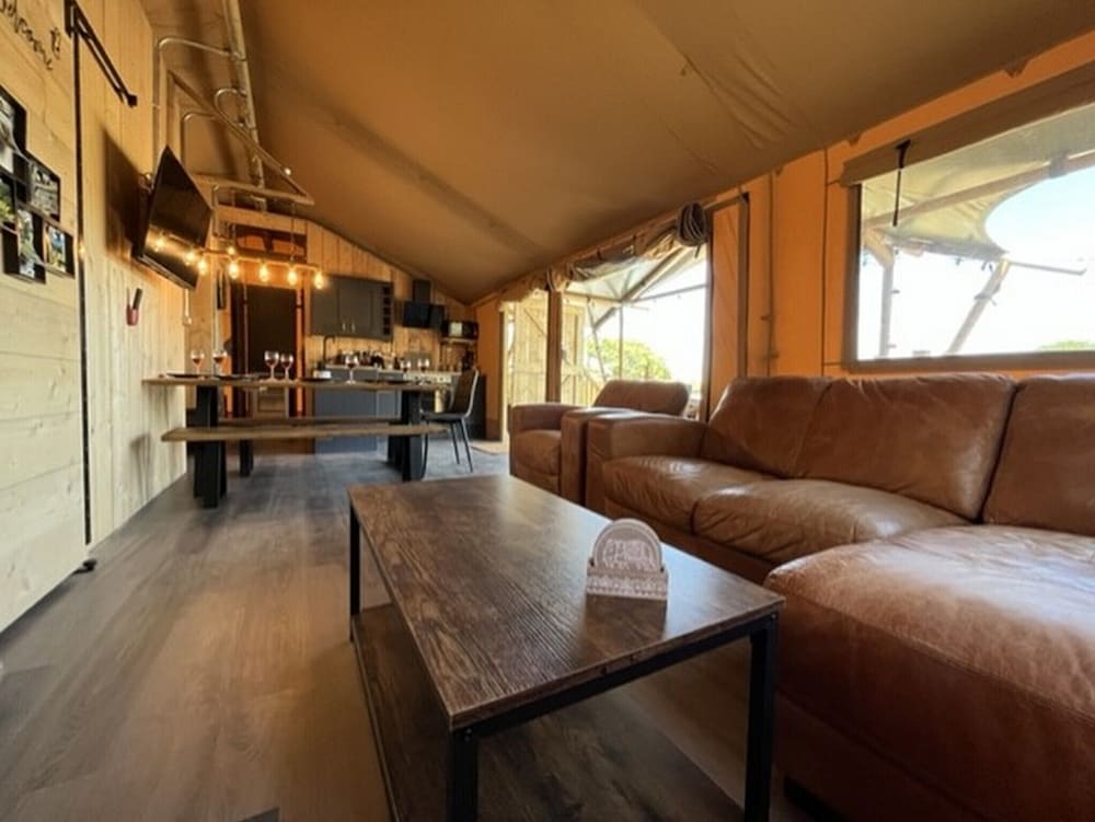 Фото Jungle Book Safari Tent