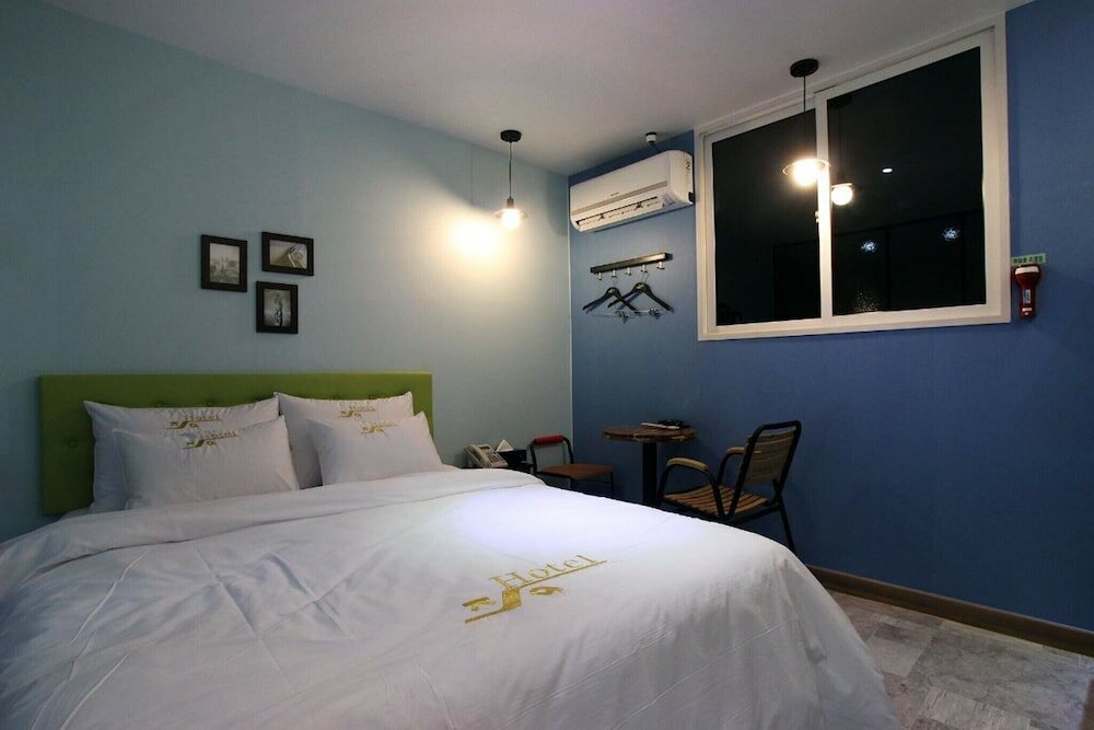 Фото Yeosu Hakdong Ja Self Check-in Motel