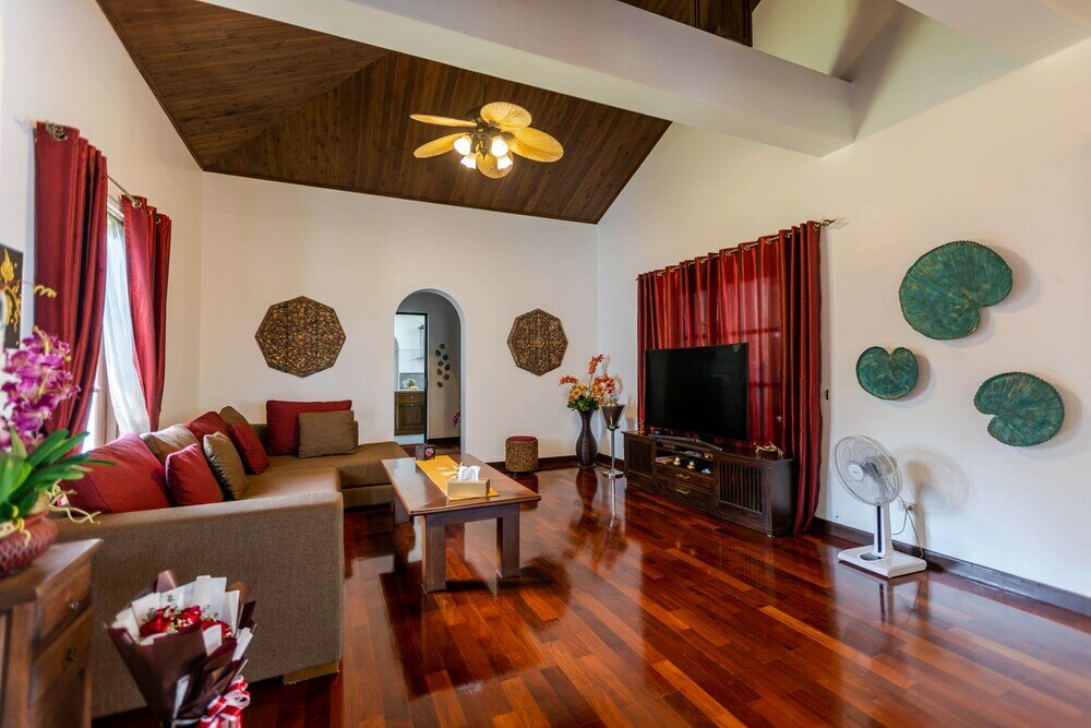 Фото Bali Style Mansion In Great Location Hg