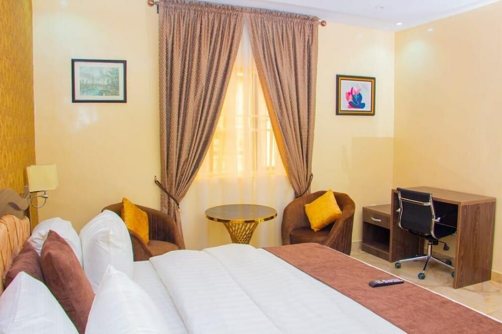 Фото Erith Apartments and Suites