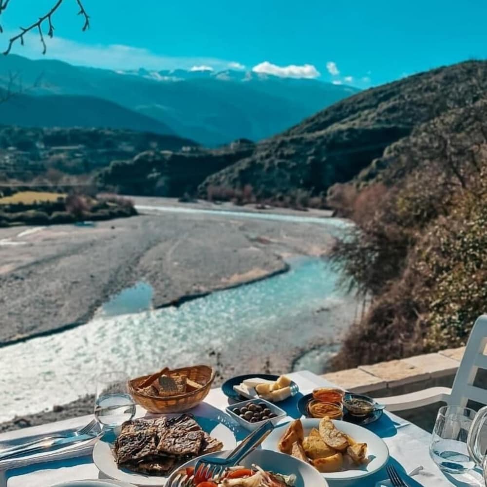 Фото Lord Byron Guesthouse