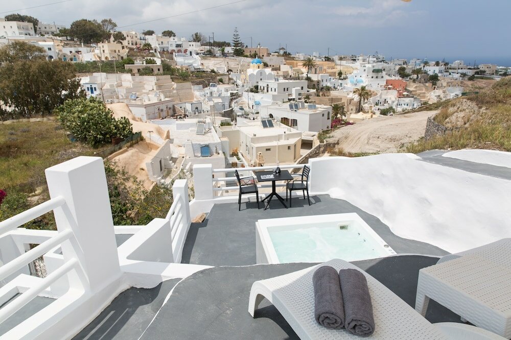 Фото Captain's House Suites