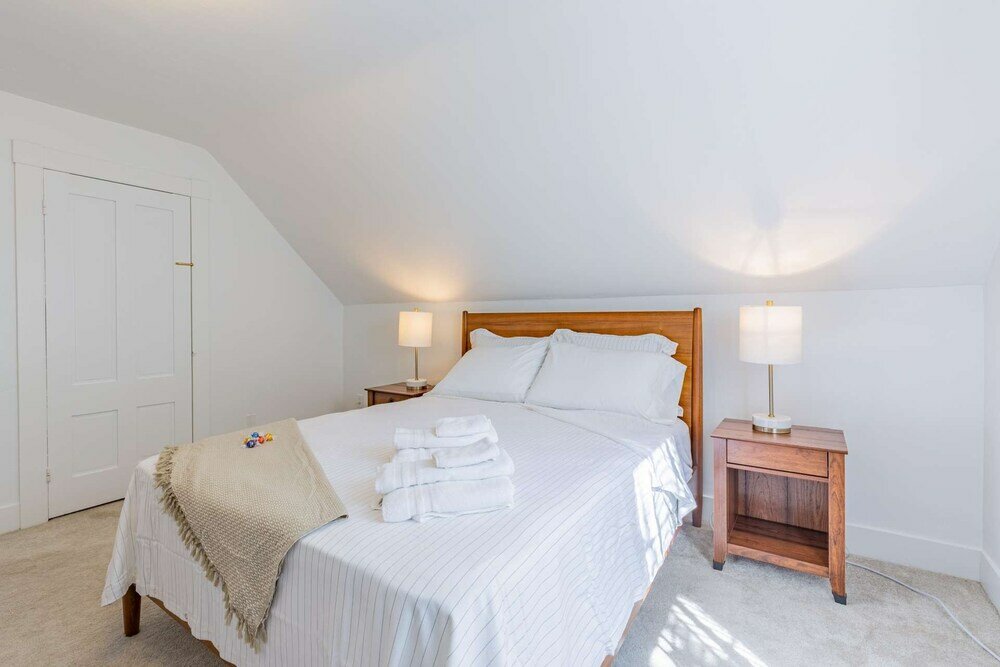 Фото Broom & Board