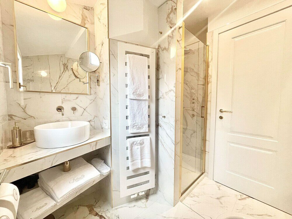 Фото Bellagio Luxury Suites Apartments