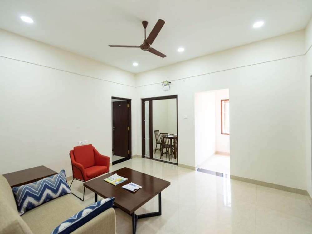 Фото Mayfair Service Apartments