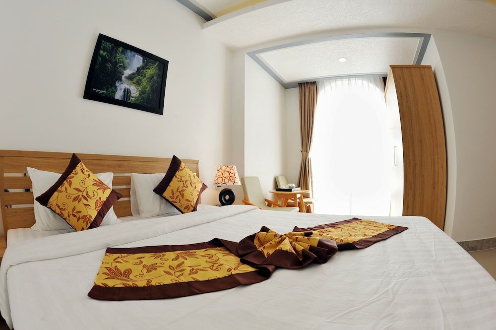 Фото Tam Chau Luxury Hotel
