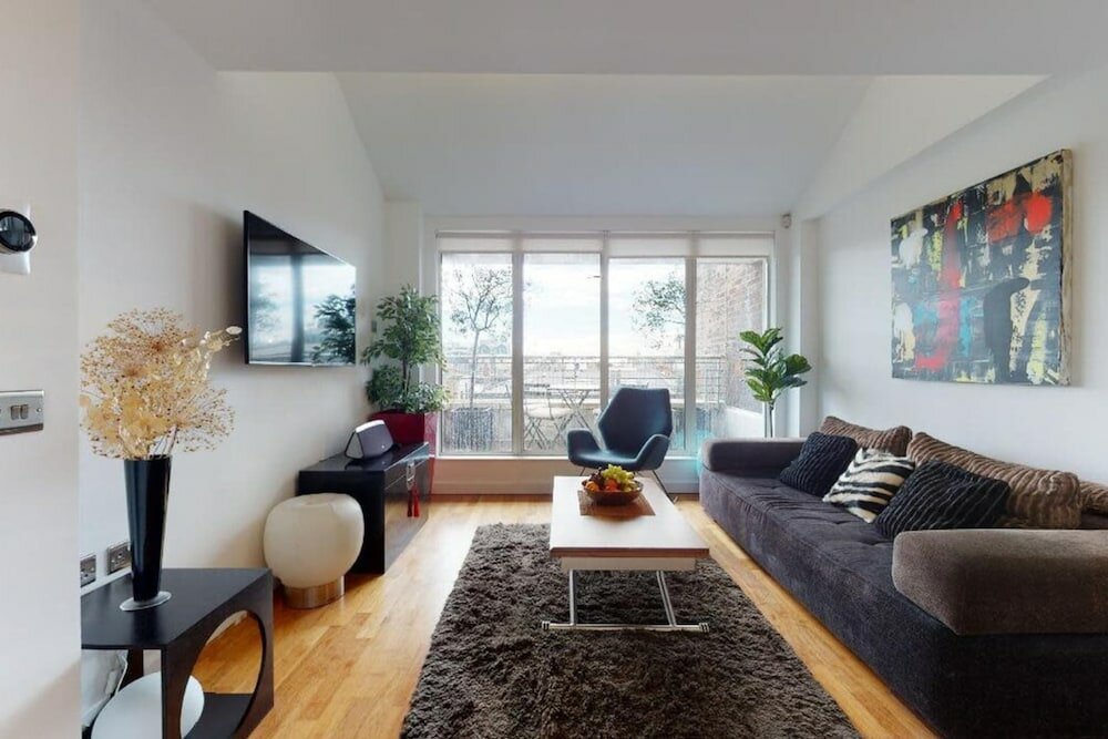 Фото Short let - Penthouse Apartment With West-facing Terrace