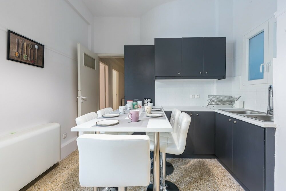 Фото Spacious Acropolis Home by CloudKeys