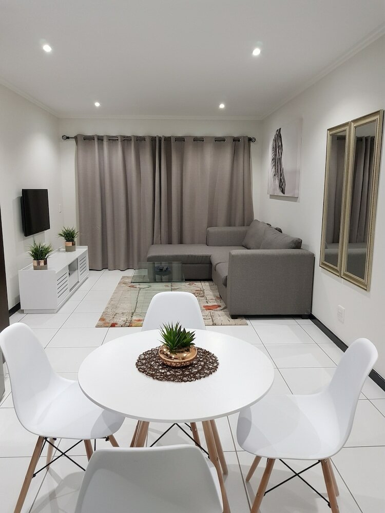 Фото Nova Luxury Suites Saratoga 112