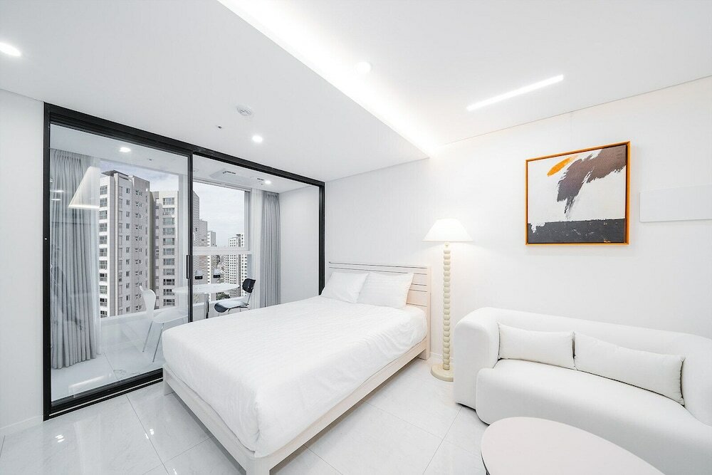 Фото Seocho Intoraon Hotel and Residence