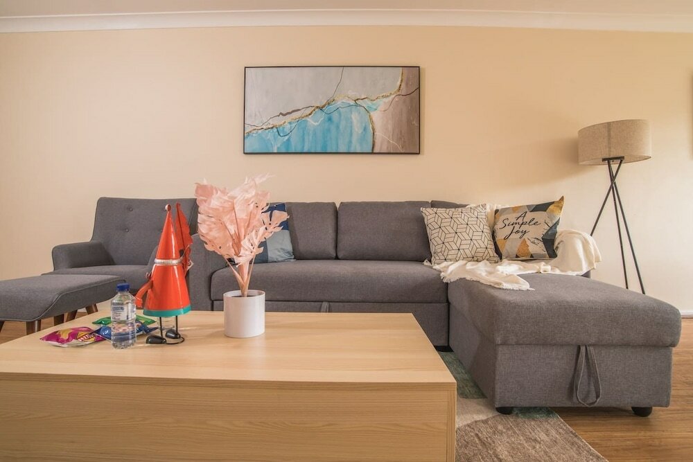 Фото True Comfort! 3bed2bath Apt Near Ashfield Station!