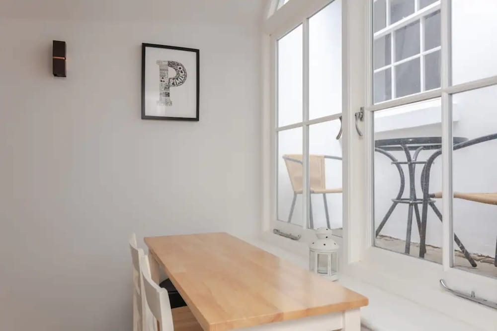 Фото Spacious and Modern Apartment in Pimlico