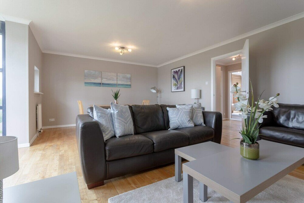 Фото Bright, Modern One-bed With Stunning View of Thames