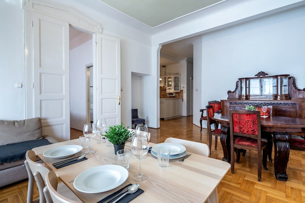 Фото Huge Apartment in the city center