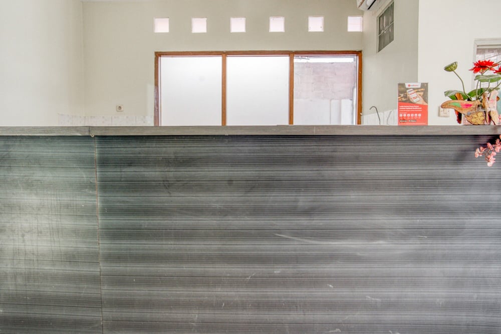 Фото RedDoorz near Taman Mini Jakarta