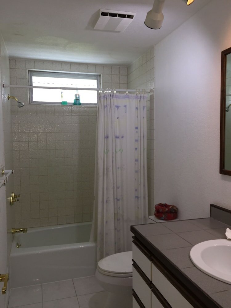 Фото Lava Tree Tropic Inn