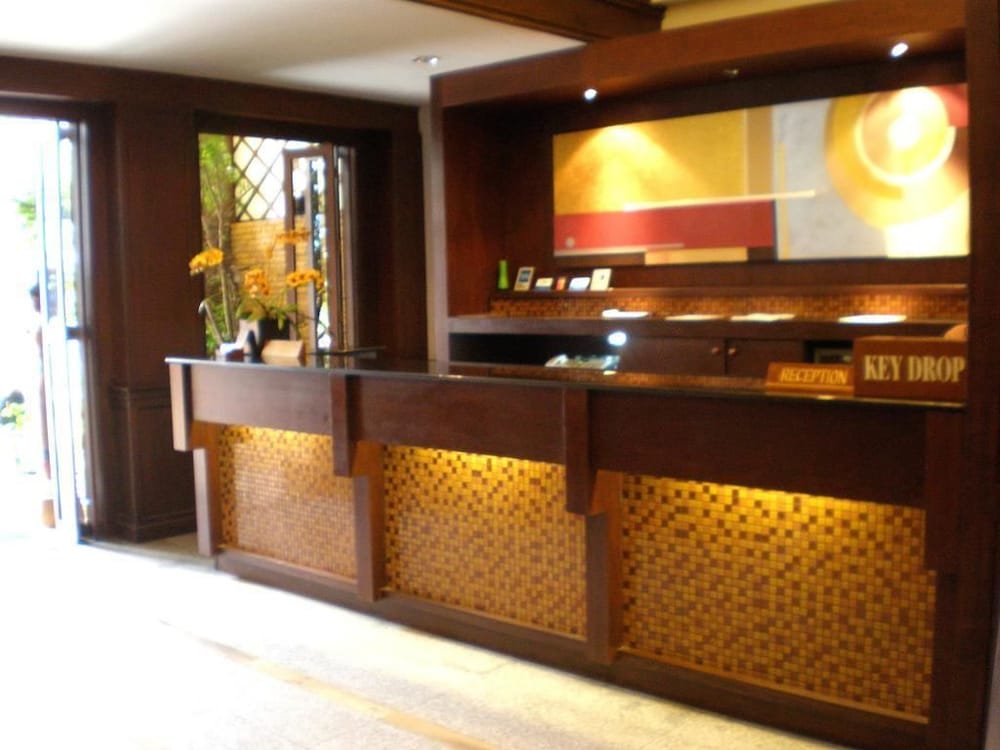 Фото Rattana Karon Beach Hotel