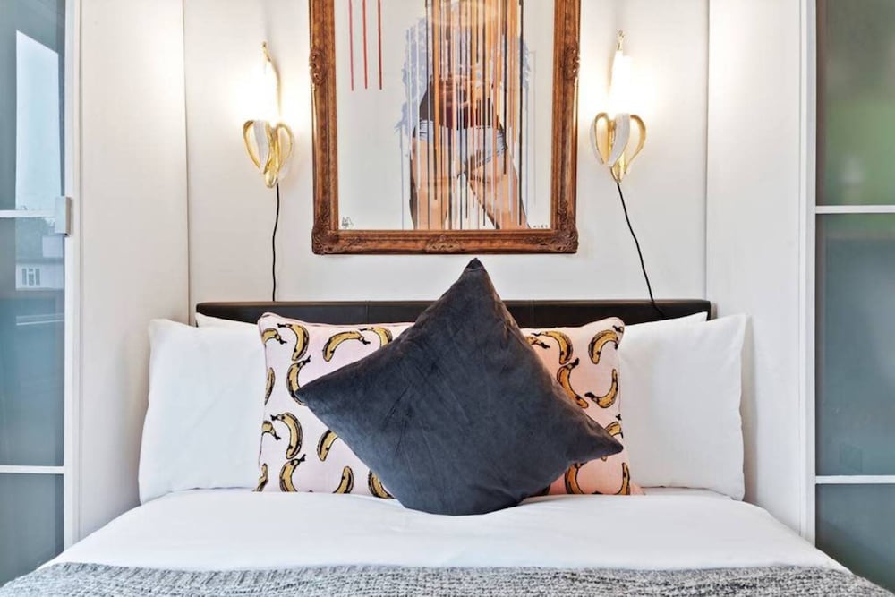 Фото Modern 2 Bedroom Apartment in Hoxton