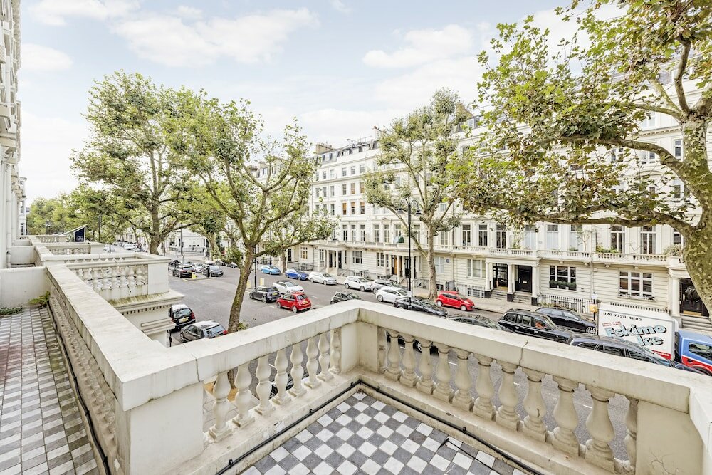 Фото 130 Queen's Gate Apartments