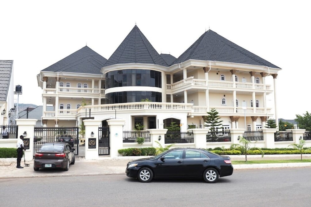 Фото Edmudian Court Luxury Apartments